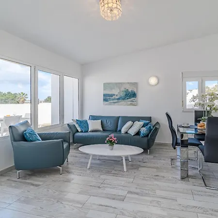3 Bedrooms In Island Village Pool View 公寓 阿德耶