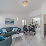 شقة 3 Bedrooms In Island Village Pool View أذيخي