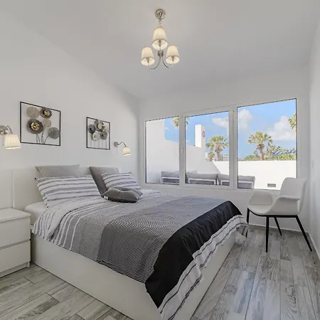 شقة 3 Bedrooms In Island Village Pool View