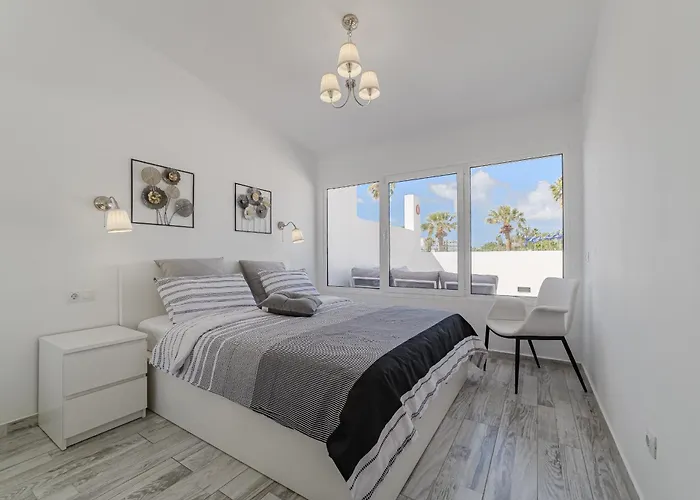 Appartamento 3 Bedrooms In Island Village Pool View