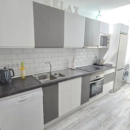 3 Bedrooms In Island Village Pool View Apartment *