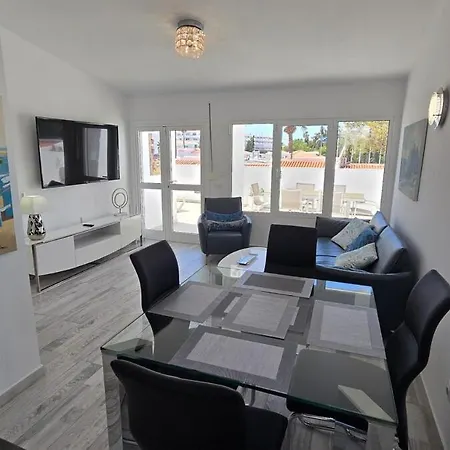 Apartment 3 Bedrooms In Island Village Pool View