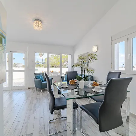 3 Bedrooms In Island Village Pool View