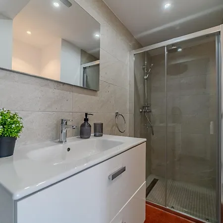 3 Bedrooms In Island Village Pool View شقة *