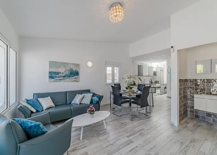 Apartment 3 Bedrooms In Island Village Pool View Costa Adeje (Tenerife)