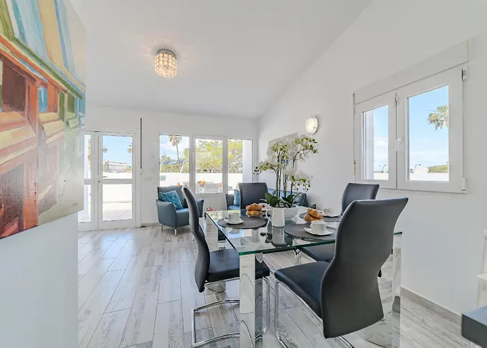 3 Bedrooms In Island Village Pool View